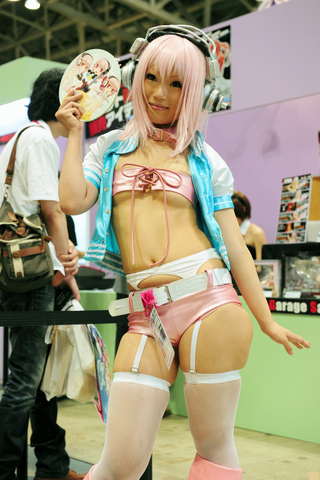 Illustration for article titled Boring Booth Babe Outfits, These Ain't